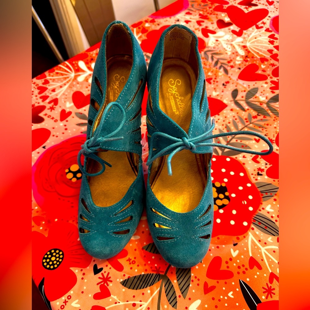 Seychelles teal pump in size 7.5
